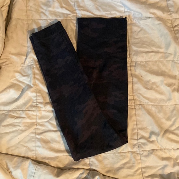 Spanx Camo Leggings - Picture 1 of 3